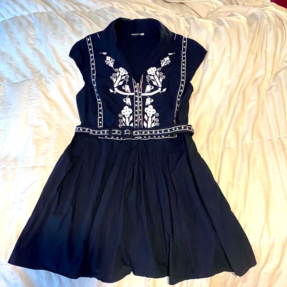 eShakti navy blue poplin dress w/white embroidery, zip-front, & POCKETS! 2x/22W